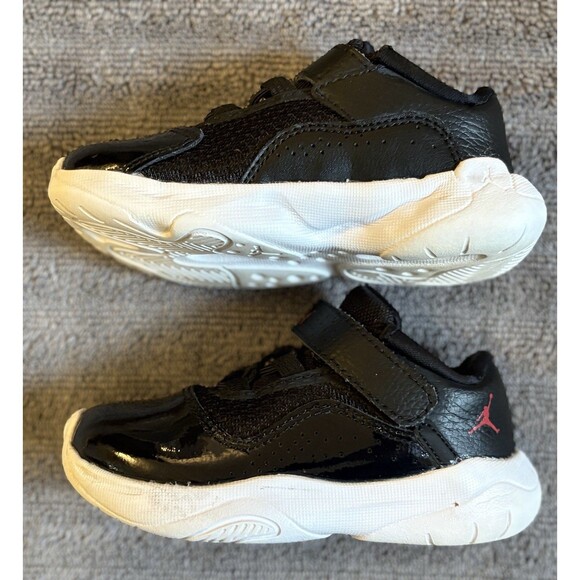 Nike Air Jordan 11 CMFT Sneaker Kids Size 8C Black Red Low CZ0906-005 - Picture 2 of 7